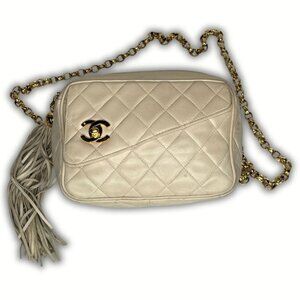 Vtg 1992 CHANEL Ivory Quilted Lambskin Bijoux Camera Tassel Flap Bag Gold Chain